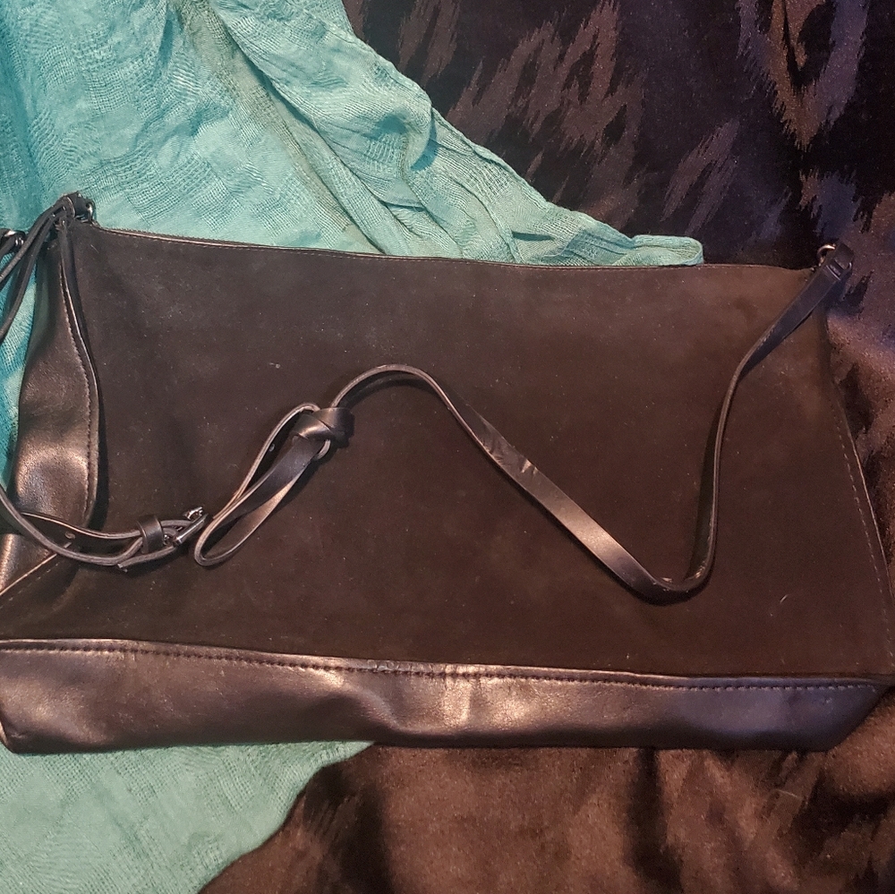 Black vintage Forever 21 purse with suede and leather like textures